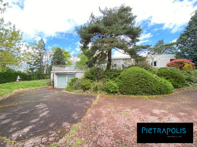 Maison - 292 m² - 7 pièces