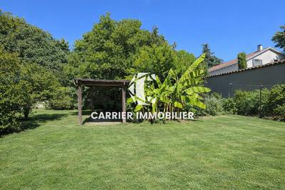 Propriété - 250 m² - 17 pièces