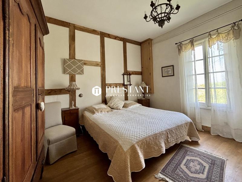 Maison - 520 m² - 11 pièces