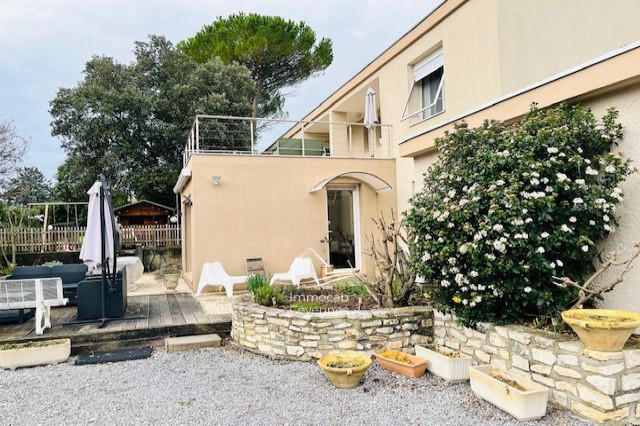 Maison - 206 m² - 2 pièces