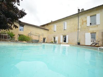 Maison en pierre - 252 m² - 11 pièces