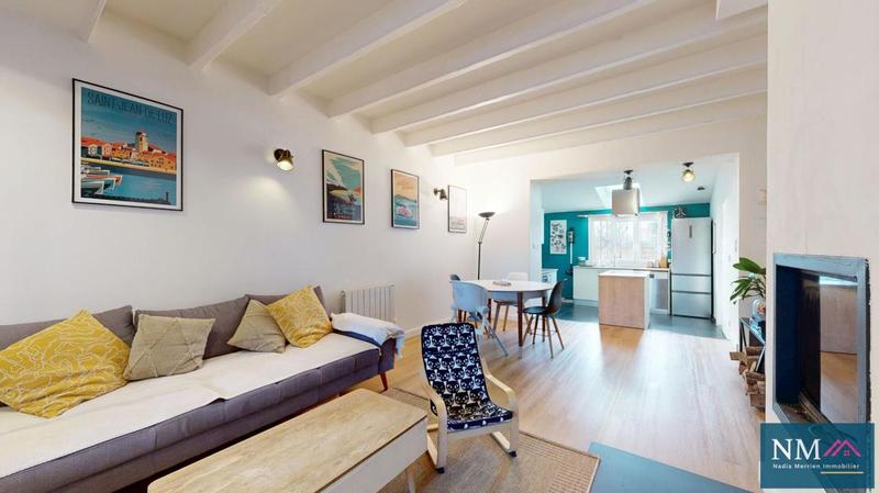 Maison - 99 m² - 4 pièces