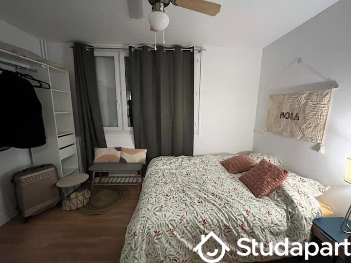 Chambre - 10 m² - 1 pièce