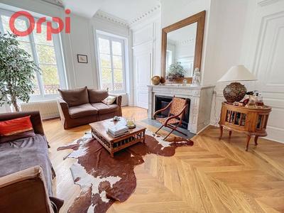 Appartement - 134 m² - 4 pièces