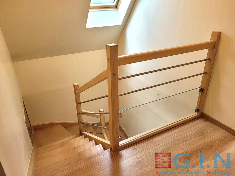 Maison - 235 m² - 8 pièces