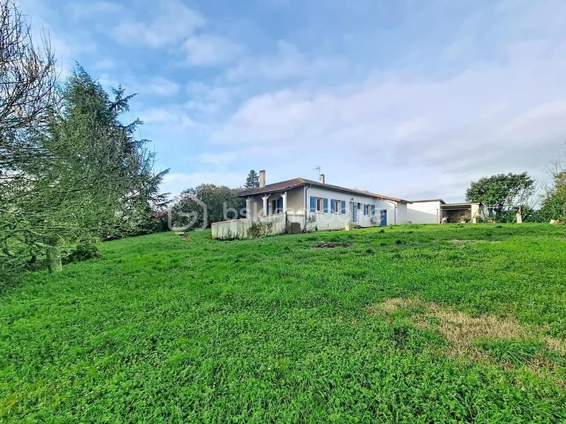 Maison traditionnelle - 108 m² - 6 pièces