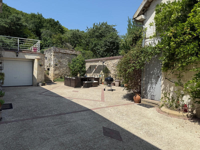 Propriété - 142 m² - 4 pièces