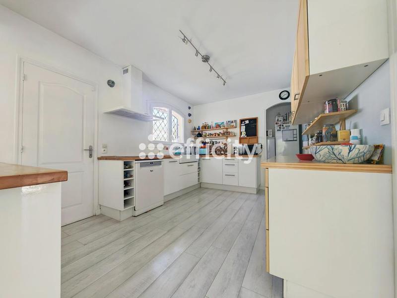 Maison - 140 m² - 6 pièces