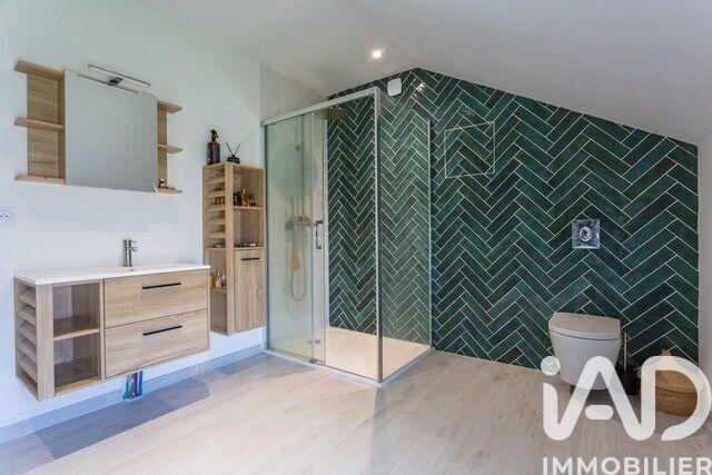 Maison - 200 m² - 6 pièces