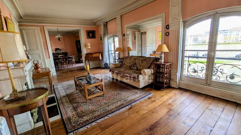 Appartement ancien - 140 m² - 7 pièces