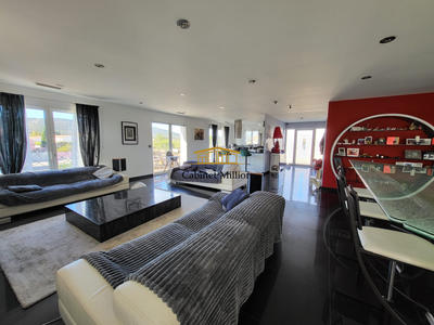 Maison - 210 m² - 4 pièces