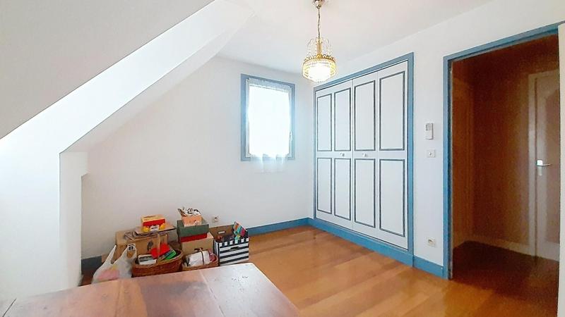 Maison - 132 m² - 8 pièces