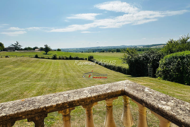 Maison - 390 m² - 14 pièces