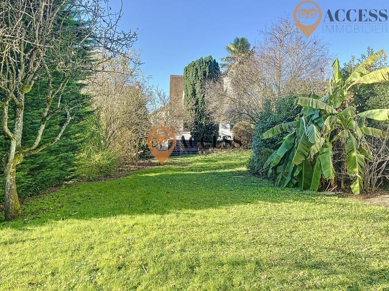 Maison - 218 m² - 8 pièces