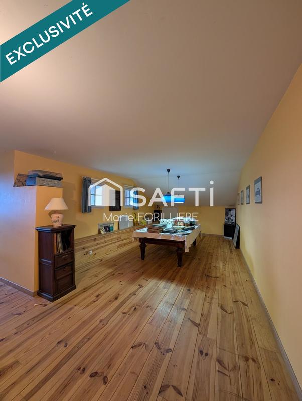 Maison - 216 m² - 9 pièces