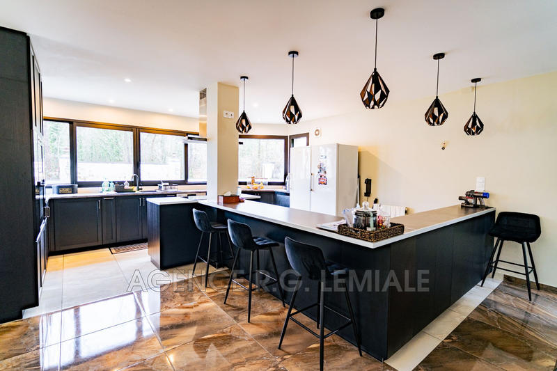 Maison - 190 m² - 10 pièces