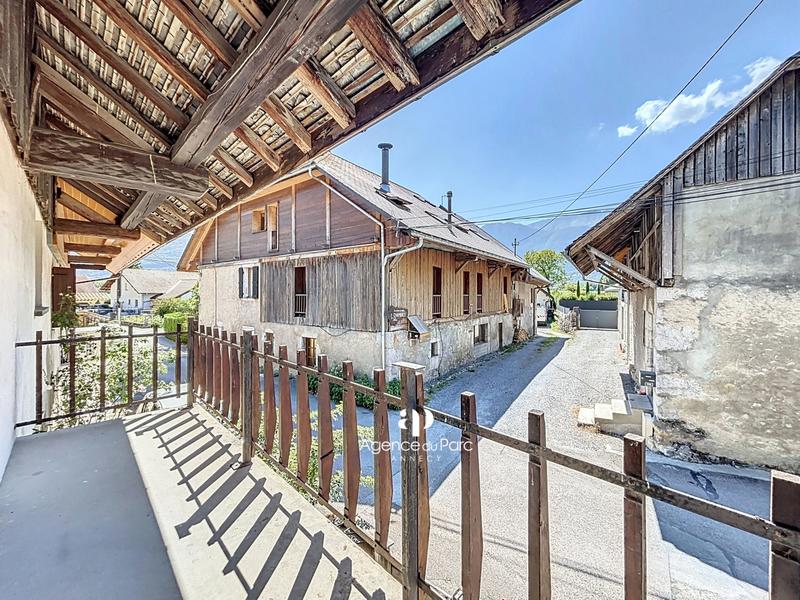 Maison - 220 m² - 9 pièces