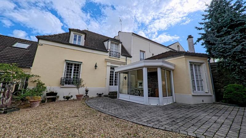 Maison - 170 m² - 7 pièces