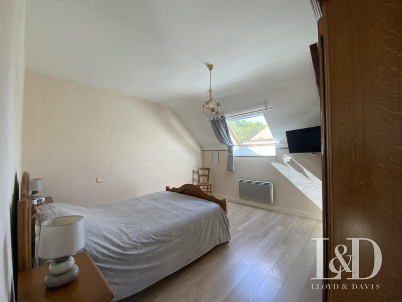 Maison traditionnelle - 160 m² - 8 pièces