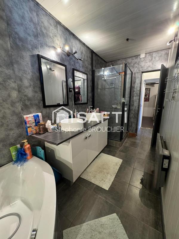 Maison - 190 m² - 8 pièces