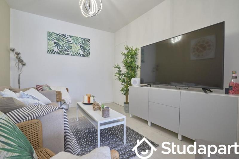 Chambre - 11 m² - 1 pièce