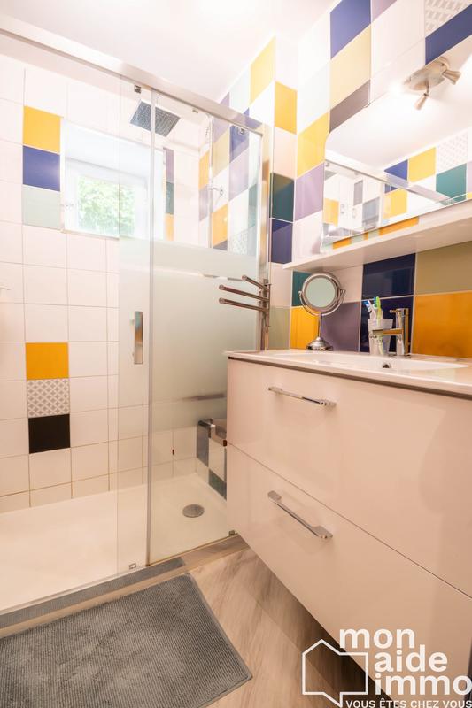 Maison - 240 m² - 10 pièces