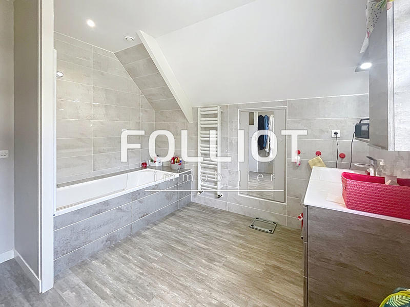 Maison - 128 m² - 6 pièces