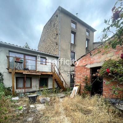 Maison - 236 m² - 8 pièces