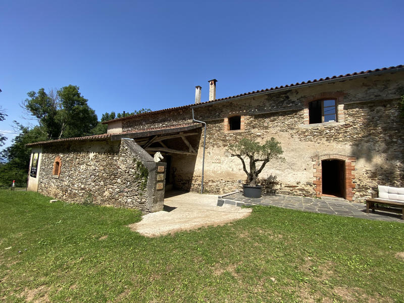 Maison - 360 m² - 8 pièces