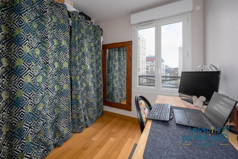 Appartement - 96 m² - 5 pièces