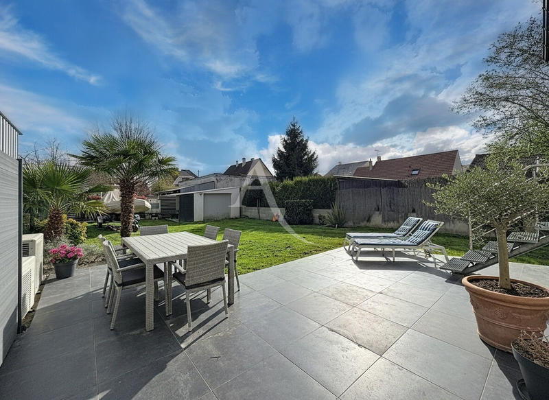 Maison - 92 m² - 5 pièces