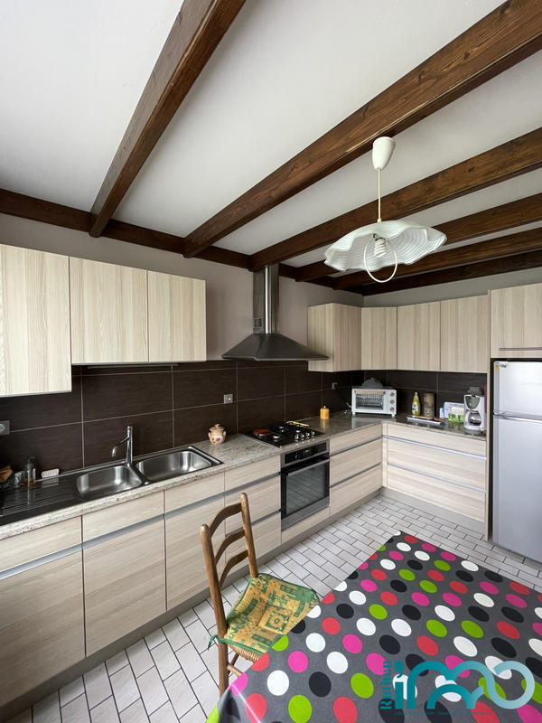 Maison traditionnelle - 185 m² - 8 pièces