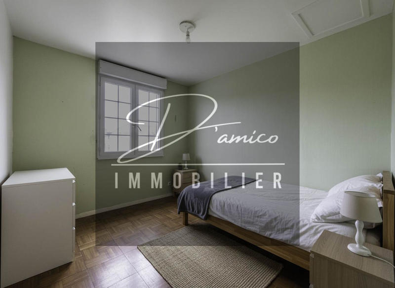 Maison - 120 m² - 8 pièces