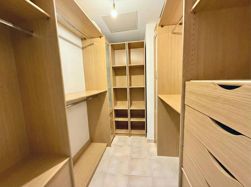 Maison - 219 m² - 7 pièces