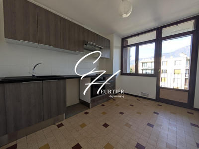 Appartement - 77 m² - 4 pièces