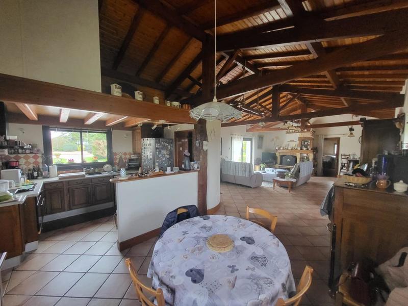 Maison - 430 m² - 9 pièces