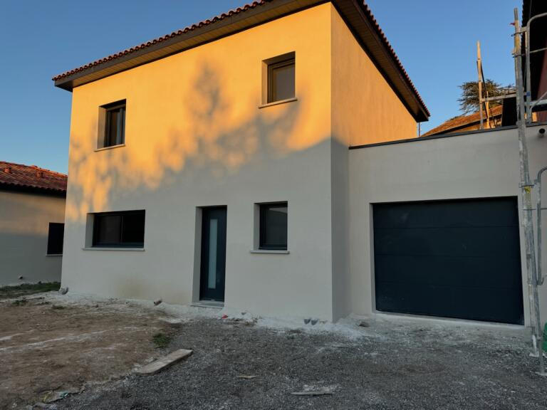 Maison - 110 m² - 4 pièces