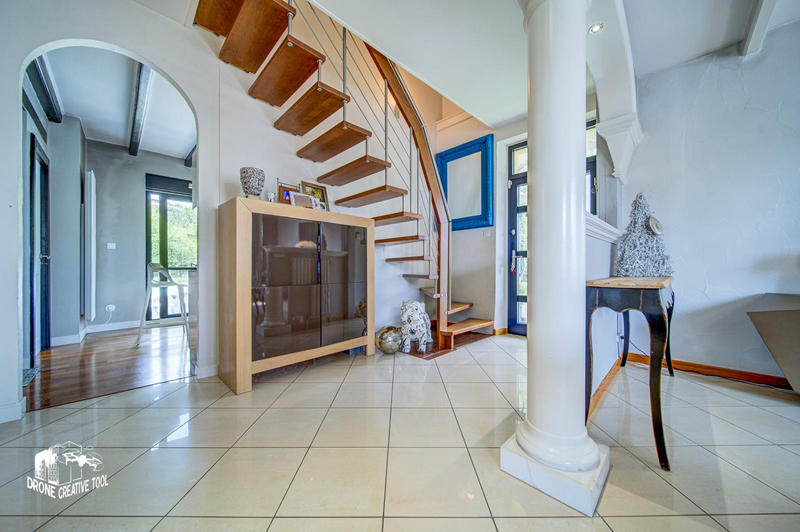 Maison - 150 m² - 5 pièces