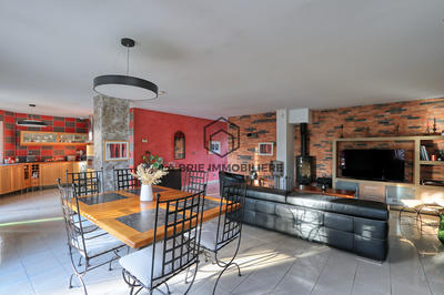 Maison - 155 m² - 6 pièces