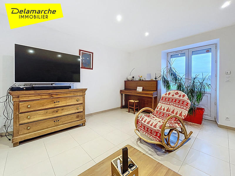 Maison - 235 m² - 8 pièces