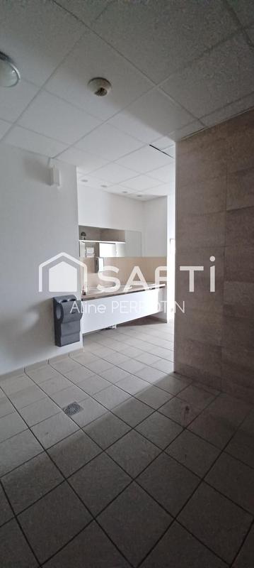 Local commercial - 940 m² - 10 pièces