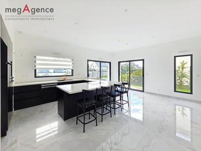 Maison - 125 m² - 6 pièces