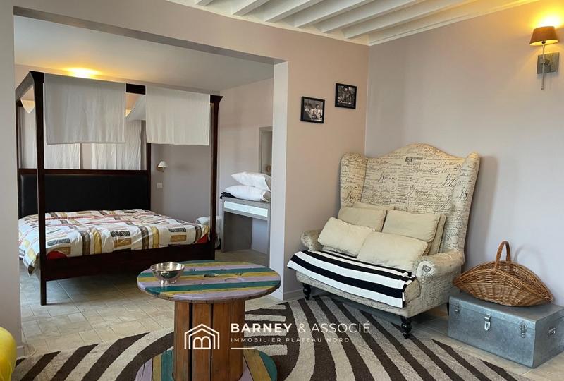 Maison - 350 m² - 8 pièces