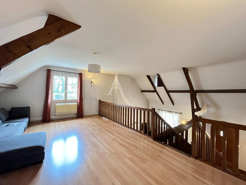 Maison - 177 m² - 7 pièces