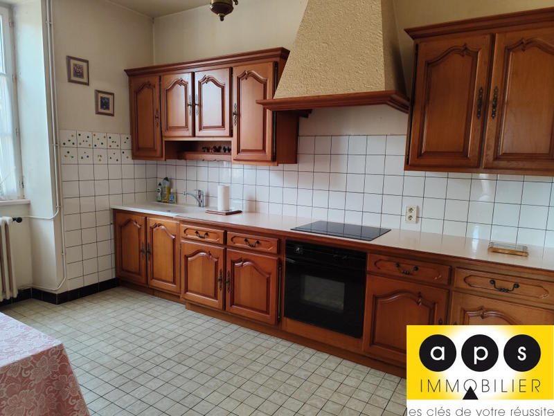 Maison - 220 m² - 14 pièces