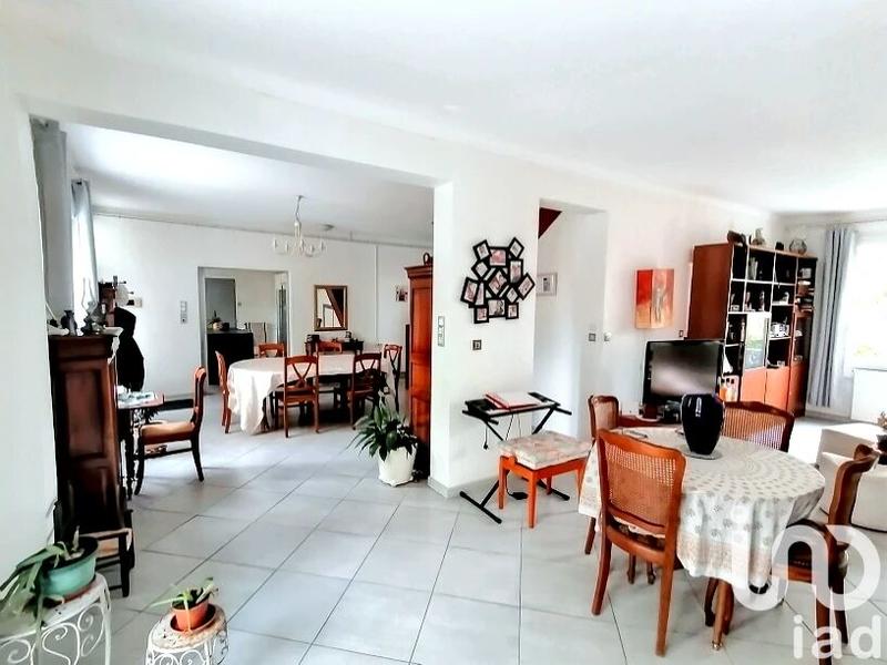Maison - 255 m² - 8 pièces