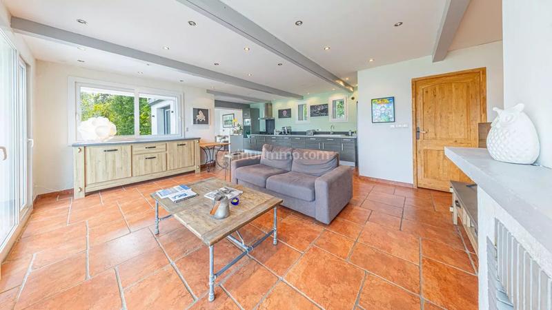 Maison - 207 m² - 10 pièces