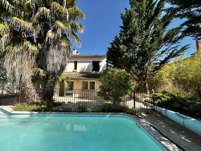 Maison - 208 m² - 9 pièces