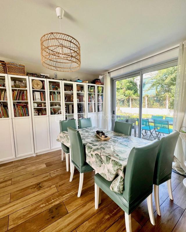 Maison - 97 m² - 5 pièces