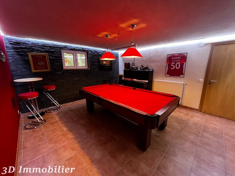 Maison - 255 m² - 7 pièces